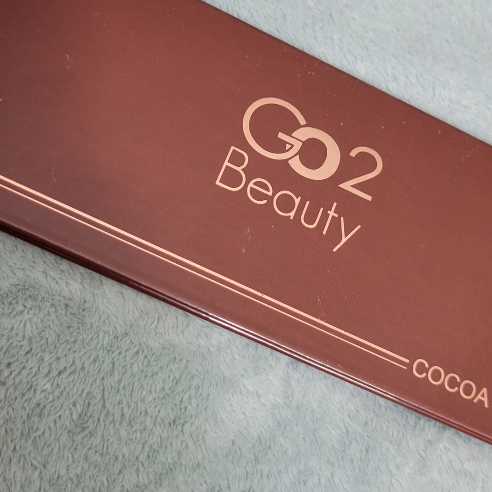 New GO2 Beauty Cocoa Luxurious Eyeshadow Palette With Cocoa Powder Infused